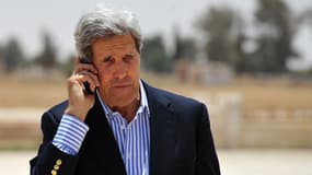 Le secrétaire d'Etat aurait communiqué avec des responsables au Moyen-Orient depuis des téléphones non sécurisés, selon Der Spiegel.