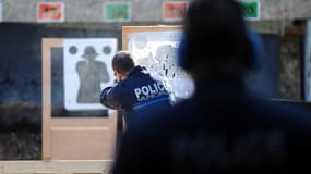 Les policiers sont soumis au même régime que les citoyens concernant la légitime défense.