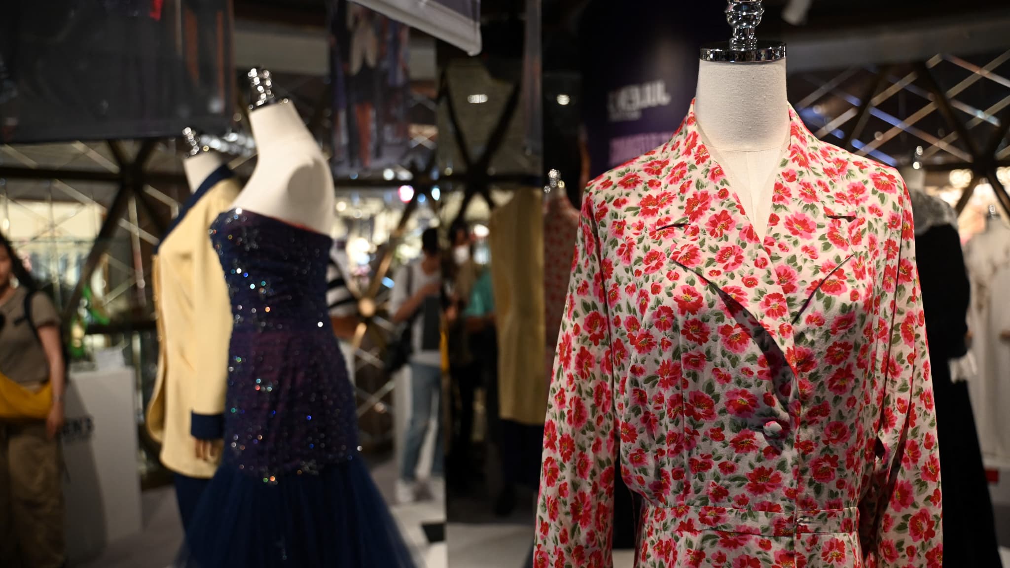 Des robes de la princesse Diana aux enchères par Julien's Auction