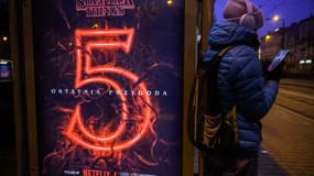 Une affiche de Stranger Things en Pologne, le 1er décembre 2025