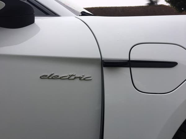 Notre Taycan Turbo S affiche officiellement une autonomie de 413 kilomètres. Notre Taycan Turbo S affiche officiellement une autonomie de 413 kilomètres.