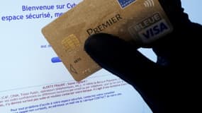 "Le taux de fraude est vingt fois plus élevé en e-commerce (0,16% des montants) que dans les commerces de proximité", relève auprès de l'AFP Jean-Michel Chanavas, délégué général de Mercatel