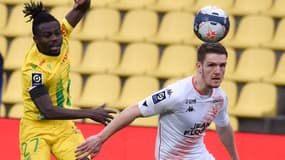 Simon Moses en difficulté face à Julien Laporte