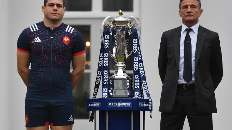 Guirado et Novès avec le trophée du tournoi des VI nations
