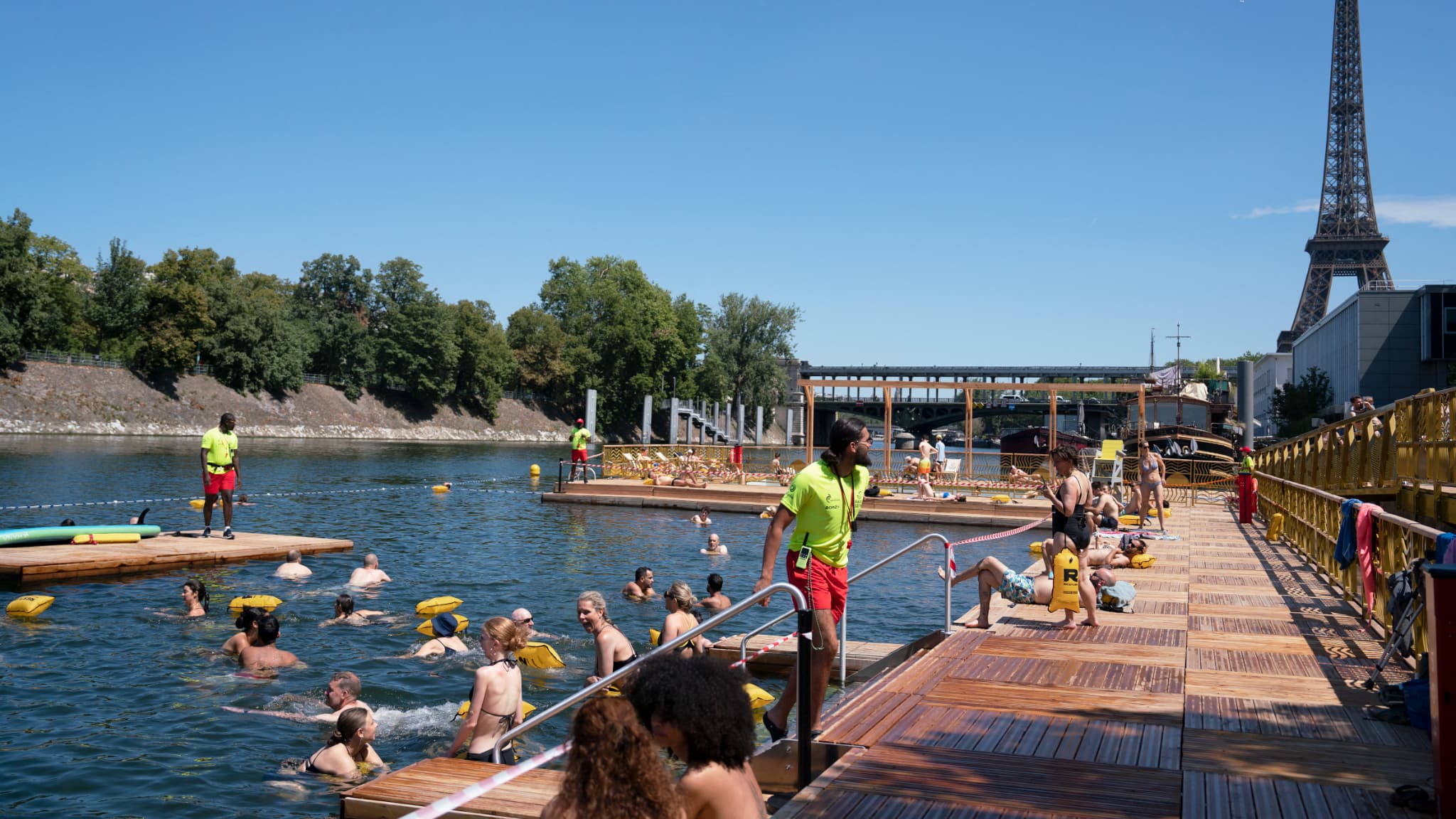 ANNE HIDALGO ANNONCE LA PROLONGATION DE L'OUVERTURE DE DEUX SITES DE BAIGNADE DANS LA SEINE