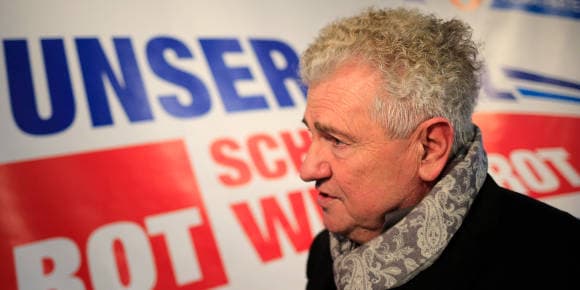Andreas Mölzer, chef de file du FPÖ aux européennes, a dû se retirer de la liste de son parti début avril après avoir tenu des propos racistes. Andreas Mölzer, chef de file du FPÖ aux européennes, a dû se retirer de la liste de son parti début avril après avoir tenu des propos racistes.