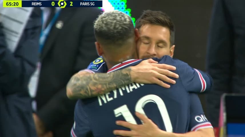 Le câlin entre Messi et Neymar