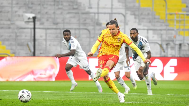 Florian Thauvin avec Lens contre le Paris FC le 19 octobre 2025