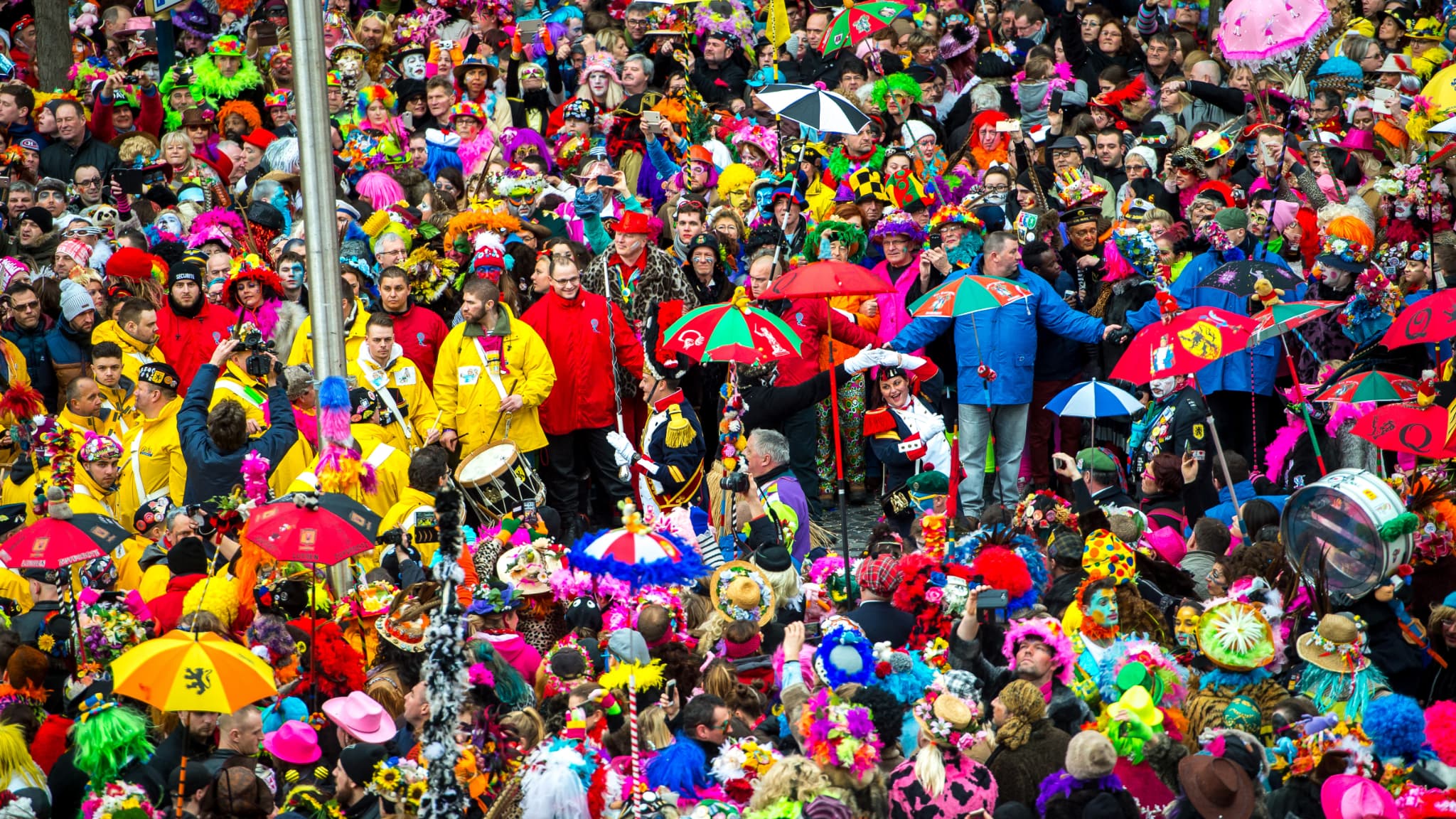 Pourquoi l'organisation du carnaval de Dunkerque pose plus problème que  celui de Nice?