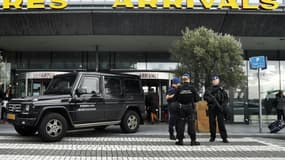 La sécurité a été renforcée ce jeudi à l'aéroport Rotterdam-La Haye aux Pays-Bas, en raison d'une menace terroriste. 