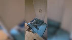 Une image des douches du chalet situé à Crévoux (Hautes-Alpes) 