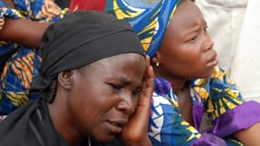 Des mères de jeunes filles enlevées, rassemblées le 5 mai par les autorités pour leur communiquer des informations.