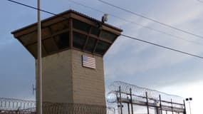 La porte principale de la prison militaire de Guantanamo, à Cuba, le 16 octobre 2018

