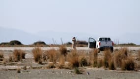 Un soldat des Nations Unies sur l'aéroport désaffecté où se sont rencontrés les responsables chypriotes.