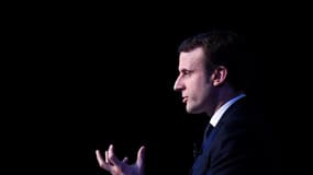 Emmanuel Macron table sur 25 milliards d'euros d'économies faites par l'État.