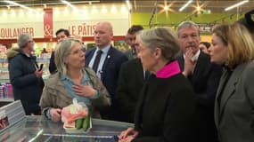 La Première ministre Elisabeth Borne en visite dans un supermarché d'Eure-et-Loi, le 14 avril 2023.