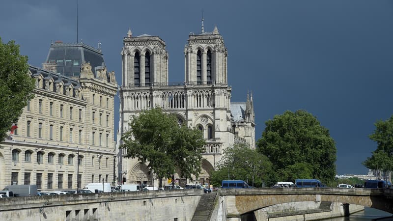 Une messe en hommage aux victimes de Barcelone sera célébrée dimanche à Notre-Dame de Paris.