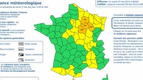 Quatre départements sont toujours placés en vigilance orange mardi matin par Météo France.