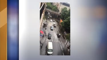 Un carrefour parisien sous l'eau, ce vendredi 27 juillet 2018