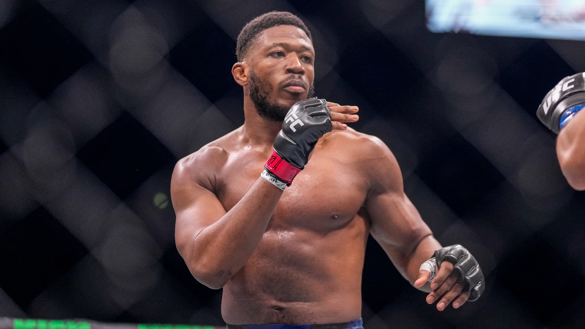 UFC PARIS 2025: "TUER OU ÊTRE TUÉ", COMMENT OUMAR SY VEUT REBONDIR APRÈS SA PREMIÈRE DÉFAITE