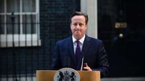 Le Premier Ministre David Cameron devant le 10 Downing Street. 
