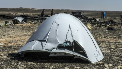 Débris de l'A-321 de la compagnie russe, le 1er novembre 2015 après son crash dans le désert du Sinaï Débris de l'A-321 de la compagnie russe, le 1er novembre 2015 après son crash dans le désert du Sinaï