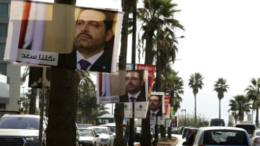 Des portraits à Beyrouth le 10 novembre 2017 du Premier ministre libanais Saad Hariri qui a annoncé sa démission surprise depuis l'Arabie saoudite il y a une semaine et n'est pas rentré dans son pays depuis