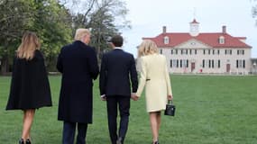 Emmanuel Macron, Donald Trump et leurs épouses Mélania Trump et Brigitte Macron au Mont Vernon en avril 2018.