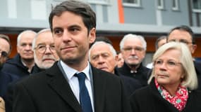 Gabriel Attal avec la ministre de la Santé Catherine Vautrin le 13 janvier 2024 à Dijon 