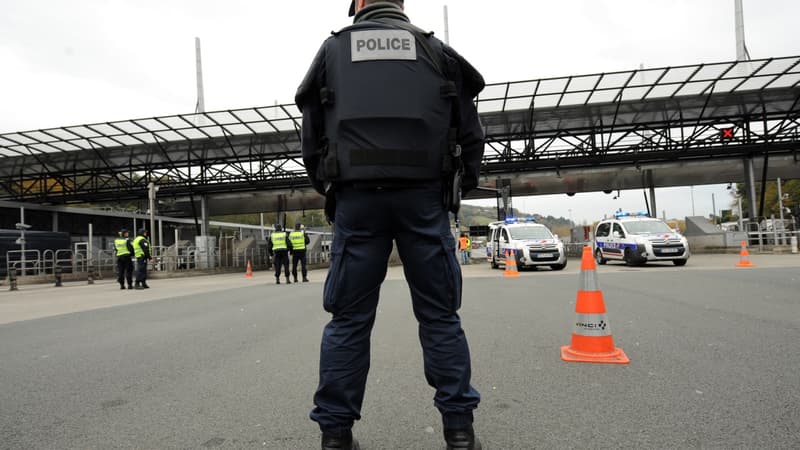 Les contrôles aux frontières ont été rétablis provisoirement au sein de l'espace Schengen. 