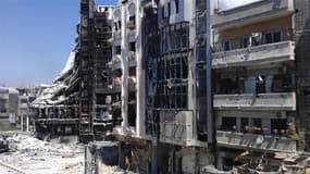 A Homs, dans le centre de la Syrie, samedi. Quatre jours après son entrée en vigueur formelle, le cessez-le-feu en Syrie paraissait dimanche de plus en plus menacé malgré l'arrivée dans la soirée des premiers observateurs de la trêve avec l'aval des Natio