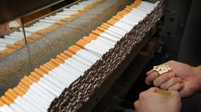 BAT espère que les cigarettes électroniques, le tabac chauffé ou les produits à base de nicotine par voie orale représenteront 50% de son chiffre d'affaires d'ici 2035.