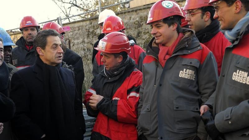 L'Elysée et la société Immobilière 3F ont démenti vendredi des allégations faisant état de la présence de figurants lors de la visite de Nicolas Sarkozy sur un chantier de construction de logements sociaux la veille en Essonne. /Photo prise le 2 février 2