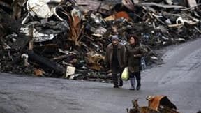 Dans les ruines de Kesennuma, dans la préfecture de Miyagi. De nombreuses villes du nord-est du Japon dévasté par le séisme et le tsunami du 11 mars ressemblent encore à des décharges à ciel ouvert. Le gouvernement japonais tente de donner l'image d'un ca