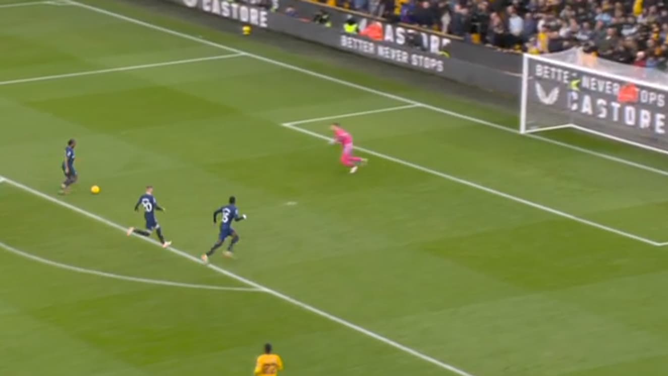 Le loupé de Sterling lors de Wolves-Chelsea le 24 décembre 2023