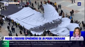 Paris: une œuvre éphémère de JR pour l'Ukraine déployée sur le parvis de l'Hôtel de Ville
