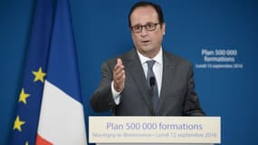 François Hollande s'est félicité de la hausse du nombre de personnes inscrites en formation