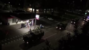 Bergame: face aux morgues saturées, les camions de l'armée se chargent de transporter les corps des victimes du Covid-19