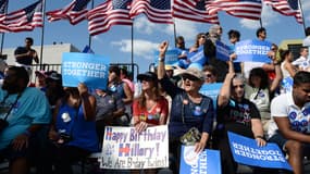 Des supporters d'Hillary Clinton à Tampa, en Floride, le 26 octobre. La Floride est l'un des Etats clés de cette élection. 