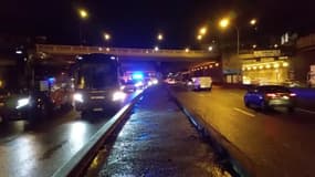 Grève des salariés de Megabus : opération escargot sur le périphérique parisien - Témoins BFMTV