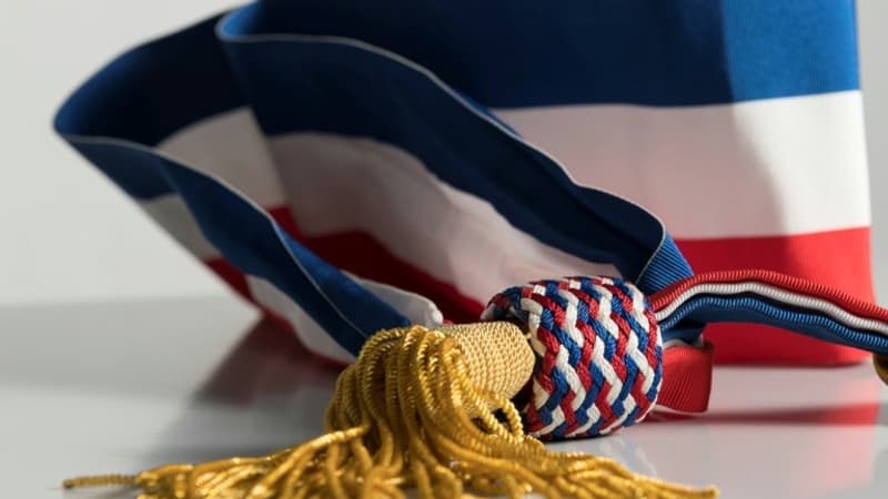 Il envoie des centaines de SMS insultants et menaçants à un maire: un sexagénaire condamné à six mois de prison avec sursis