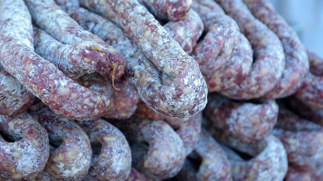 ATTENTION, CE SAUCISSON CONTAMINÉ À LA LISTÉRIA PEUT VOUS PROVOQUER DE LA FIÈVRE