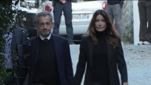 Nicolas Sarkozy quittant son domicile parisien pour se rendre à la prison de la Santé, le 21 octobre 2025.