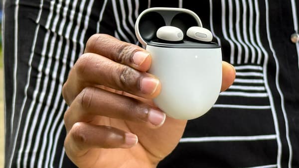 Disposant d'une très bonne autonomie, les Pixel Buds Pro 2 se rechargent aussi rapidement dans leur étui.