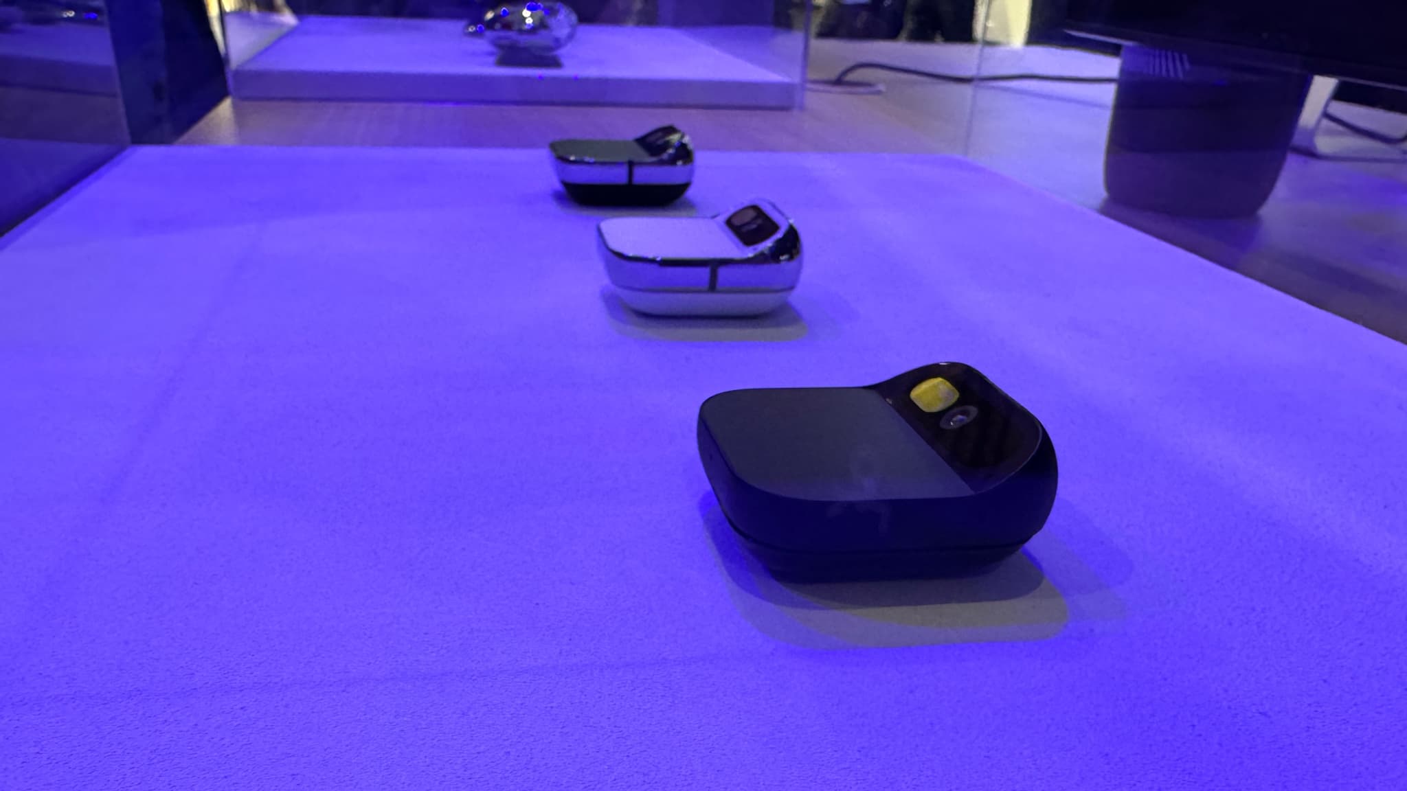 Le fameux boîtier AI Pin qui veut remplacer le smartphone