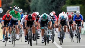 L'Irlandais Sam Bennett, vainqueur de la 5e étape de Paris-Nice, disputée entre Vienne et Bollène, le 11 mars 2021