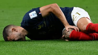 Le défenseur français Lucas Hernandez blessé lors du match France-Australie du Mondial au Qatar le 22 novembre 2022