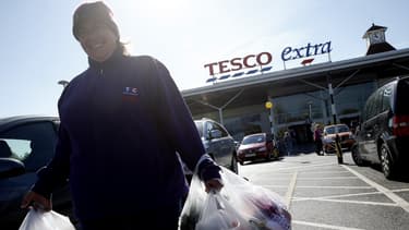 Tesco avait subi une perte de 5,7 milliards de livres sur 2014.