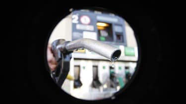 La Cour des comptes met en cause le régime fiscal dérogatoire pour le gazole et le kérosène en France.