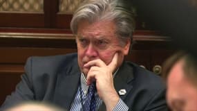 Ses adversaires le décrivent comme l'homme le plus dangereux des États-Unis, qui est Steve Bannon ?